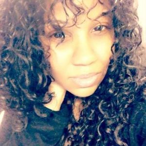 Meet your Posher, Monique